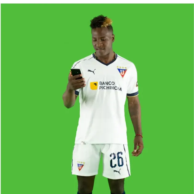 Futbolista profesional en sesión publicitaria