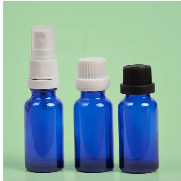 Envases azules con atomizador